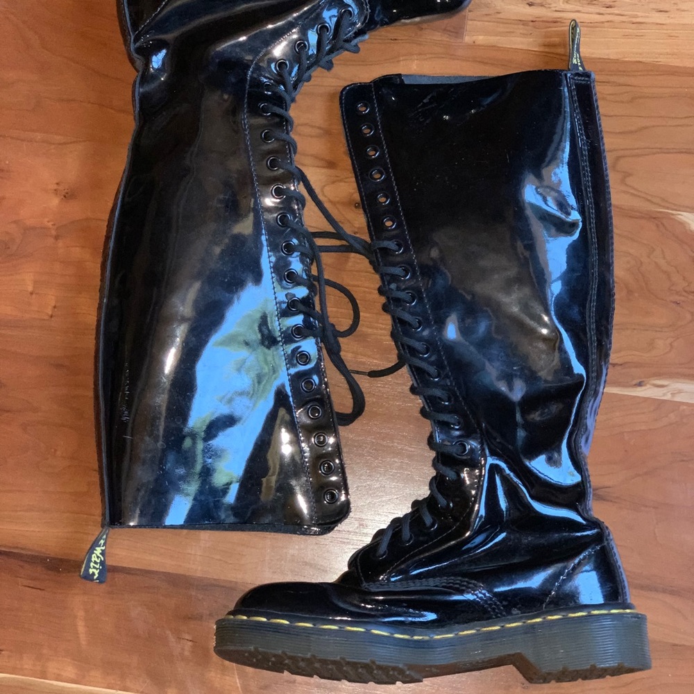 Vintage 20 Eye Doc Martens